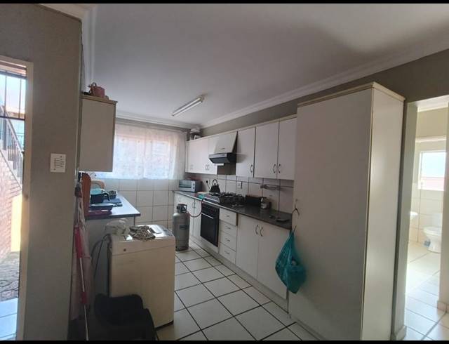 2 BEDROOM PROPERTY TO RENT IN SELECTION PARK